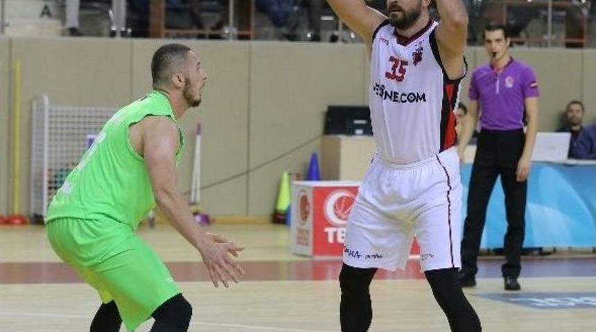 Nesine.com Eskişehir Basket&rsquo;in Bileği B&uuml;k&uuml;lm&uuml;yor