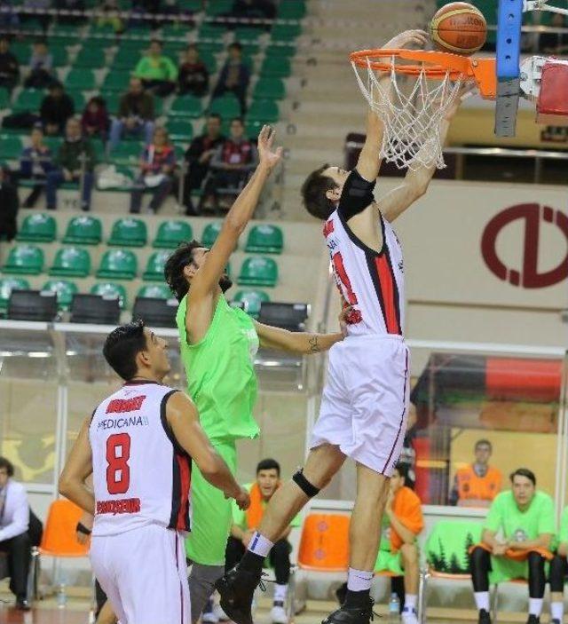 Nesine.com Eskişehir Basket’in Bileği Bükülmüyor