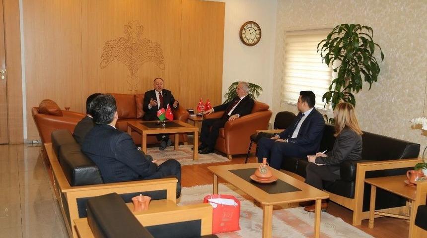 Afganistan İslam Cumhuriyeti B&uuml;y&uuml;kel&ccedil;isi Dr. Amanullah Jayhonn Vali Kam&ccedil;ı&rsquo;yı Ziyaret Etti