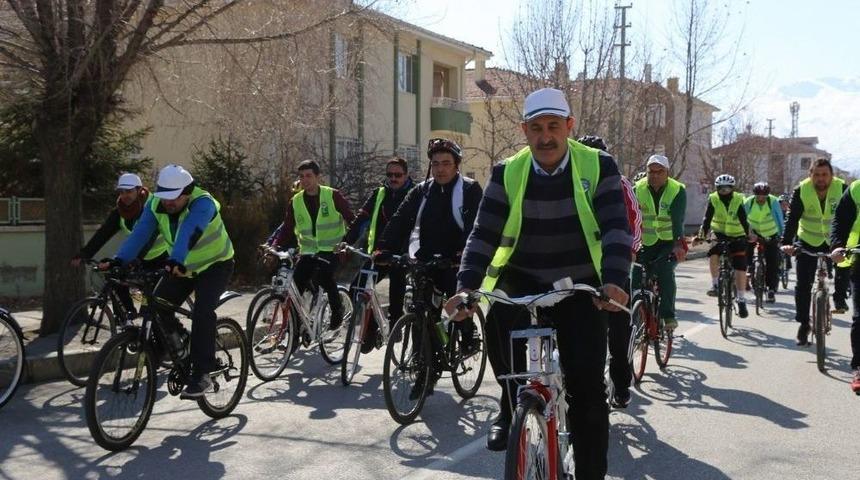 Erzincan Belediyesi Ve Bisikletliler Derneğinden Bisiklet Turu