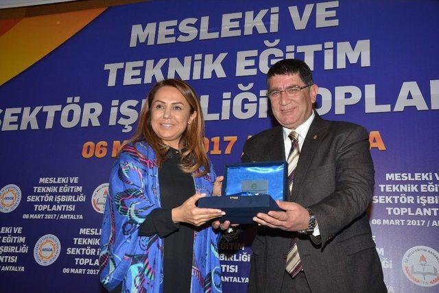 Antalya, Mesleki Ve Teknik Eğitim İçin Bir Araya Geldi