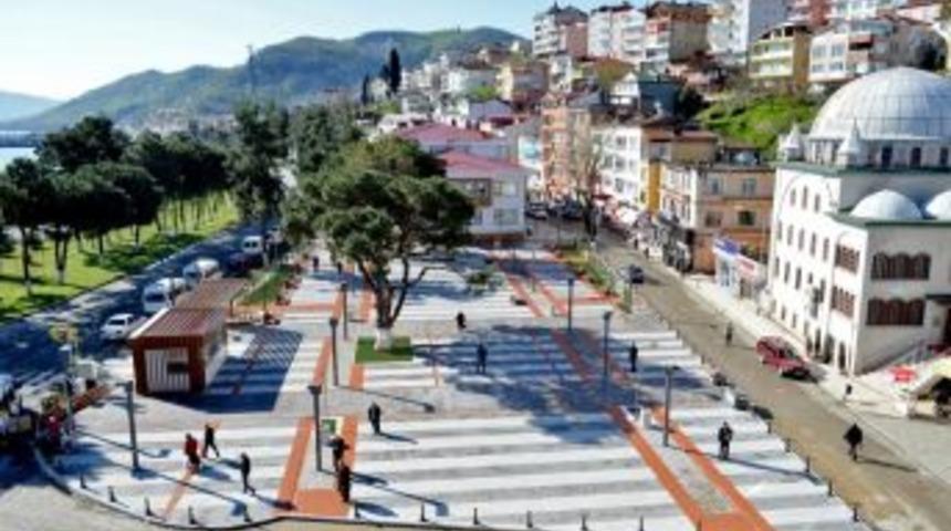 Perşembe Kent Meydanı&rsquo;na &Ouml;d&uuml;l