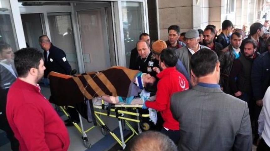 Mutki&rsquo;De Trafik Kazası: 1 &Ouml;l&uuml;, 6 Yaralı