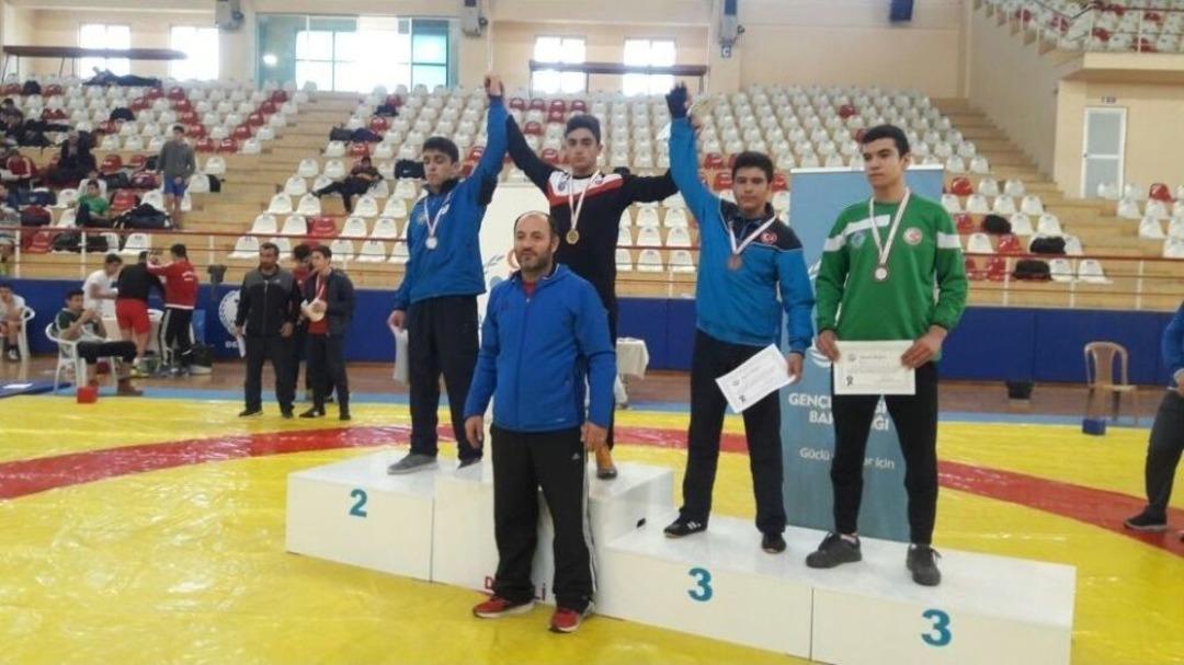 Milas Şampiyon G&uuml;reş&ccedil;ileri Yetiştiriyor