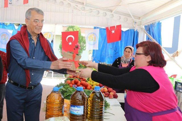 Mersin’de Üretici Kadınlar, Şalvarla Zumba Dansı Yaptı