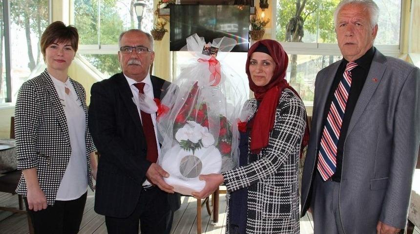 Kadın İşletmeciden Hemcinslerine "evinizde Oturmayın" Tavsiyesi