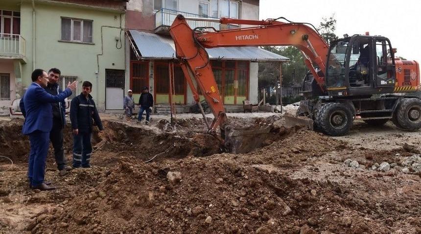 Başkan Cahan Yol &Ccedil;alışmalarını Yerinde İnceledi