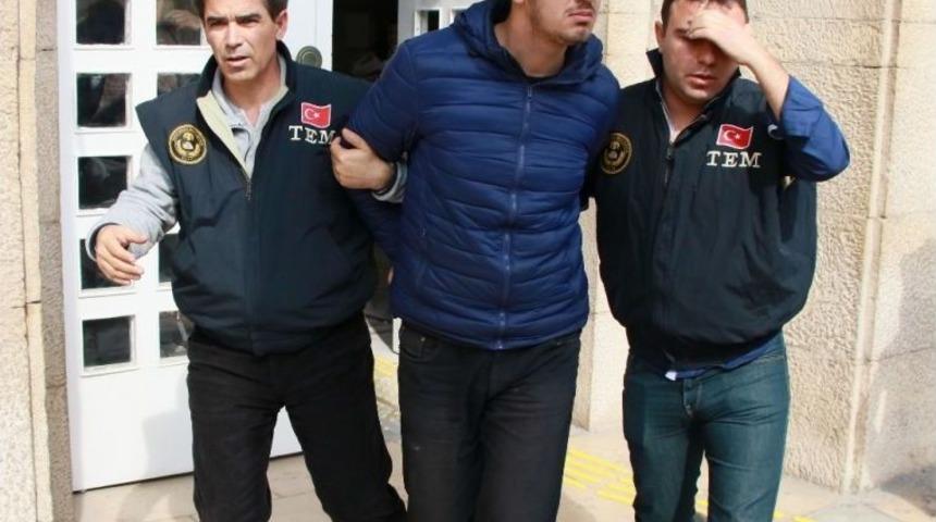 Polise Molotof Attı 10 Yıl 11 Ay Hapse &Ccedil;arptırıldı