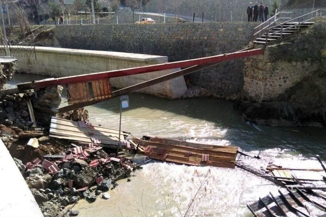 G&uuml;m&uuml;şhane&rsquo;de Yaya K&ouml;pr&uuml;s&uuml; &Ccedil;&ouml;kt&uuml;