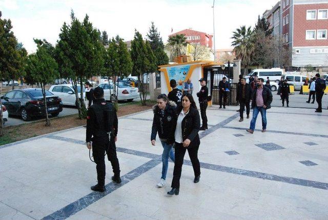 Şanlıurfa’da Gözaltına Alınan 21 Kadın Adliyeye Sevk Edildi