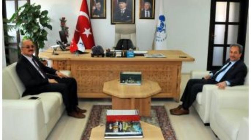 Kaymakam T&uuml;rk&rsquo;ten, Başkan Akkaya&rsquo;ya Ziyaret