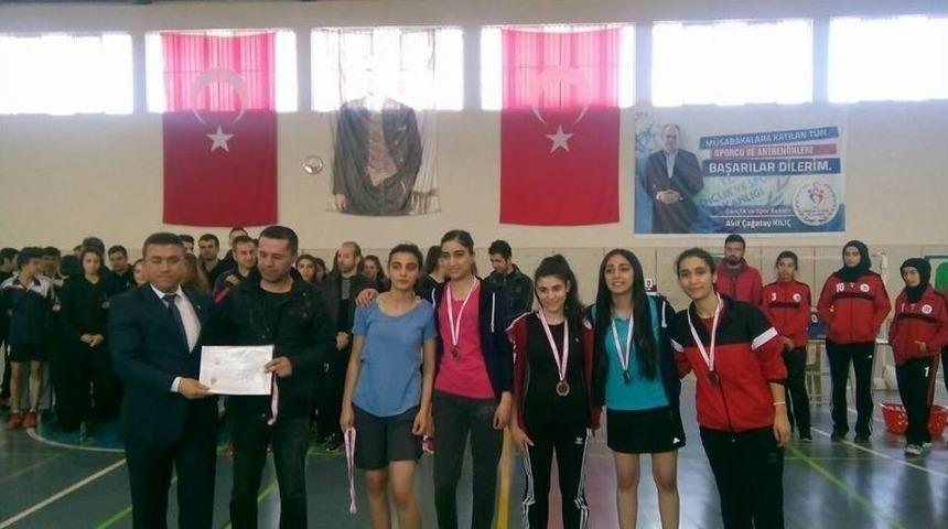 Badminton Grup M&uuml;sabakaları Sona Erdi