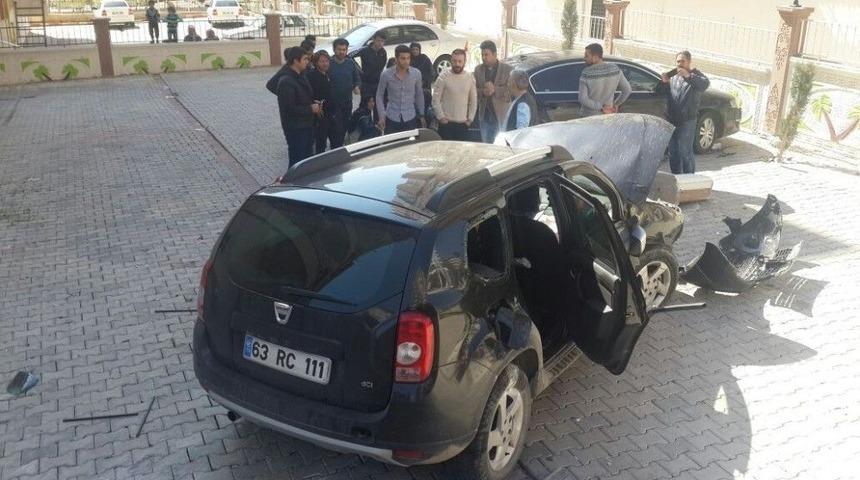 Freni Tutmayan L&uuml;ks Ara&ccedil; Apartmanın Bah&ccedil;esine U&ccedil;tu