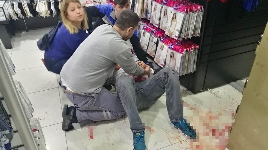 &Ccedil;orlu&rsquo;da Bı&ccedil;aklı Kavga: 1&rsquo;i Ağır 2 Yaralı