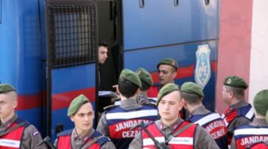 Darbeden Yargılanan Askere Babadan &rsquo;kafana Sık&rsquo; Mesajı