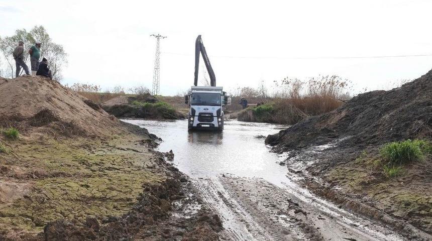 Yılların Sorunu Olan Menfez G&uuml;n Y&uuml;z&uuml;ne &Ccedil;ıkıyor