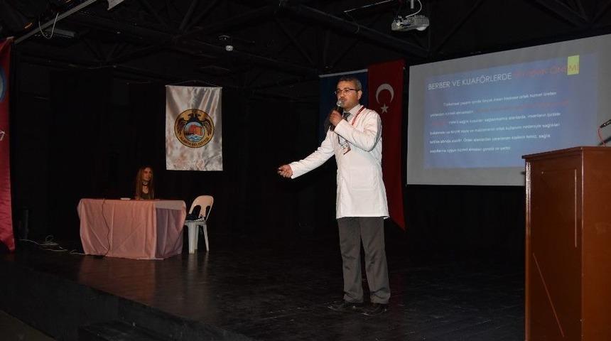 Alanya&rsquo;da Berber Ve Kuaf&ouml;rlere Hijyen Semineri Verildi
