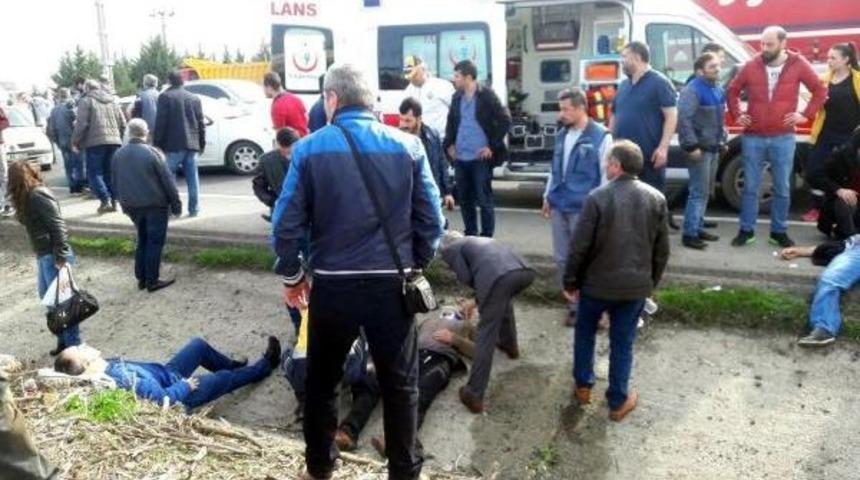 Tekirdağ'da Iş&ccedil;i Midib&uuml;s&uuml; Dereye Yuvarlandı: 18 Yaralı