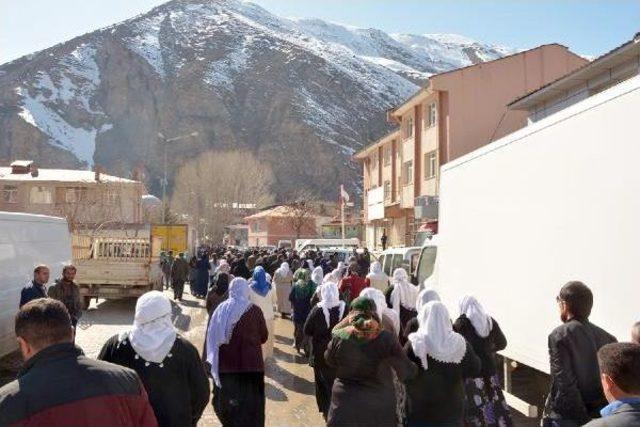 Van Çatak'ta Yol Kenarında Cesedi Bulundu