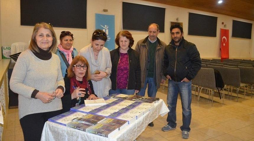 Yazar G&uuml;lser Han İmza G&uuml;n&uuml; Ve S&ouml;yleşiye Katıldı