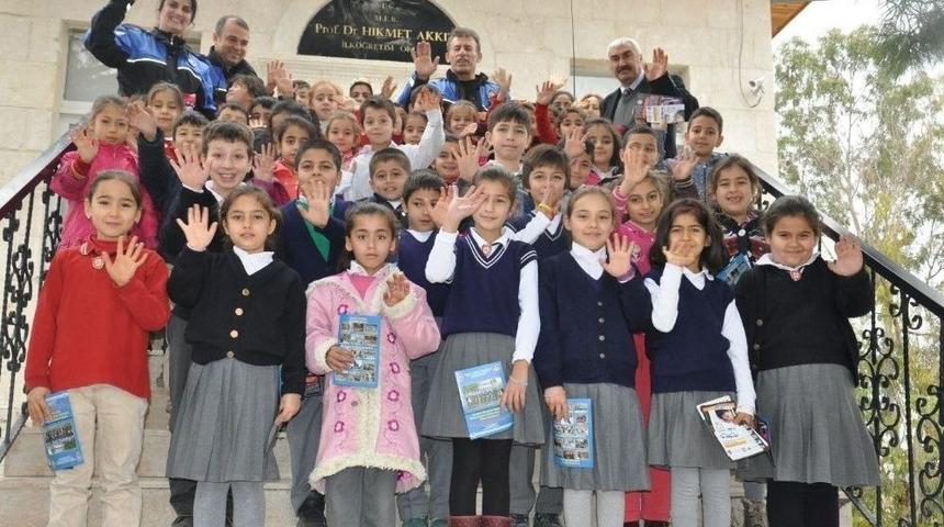 Mersin&rsquo;de &Ouml;ğrenciler G&uuml;venli İnternet Konusunda Bilgilendirildi