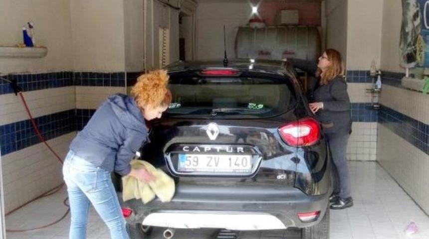 Tekirdağ'ın Kadın Oto Yıkamacıları
