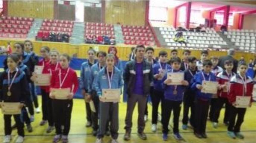 Malatya Masa Tenisi Kız Takımı Birinci Oldu