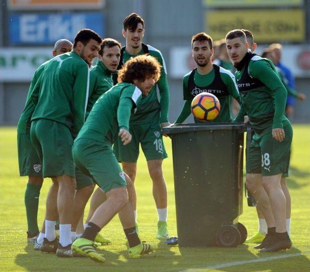 Bursaspor’da Neşeli Antrenman