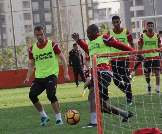 Adanaspor’da Kardemir Karabükspor Mesaisi Başladı