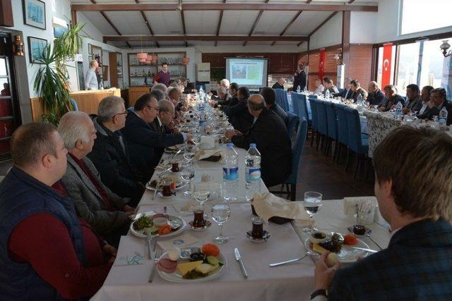 Başkan Eşkinat Muhtarlarla Kahvaltıda Bir Araya Geldi