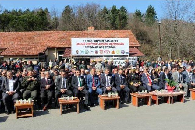 Grizuda Ölen 103 Madenci Için Anma Töreni