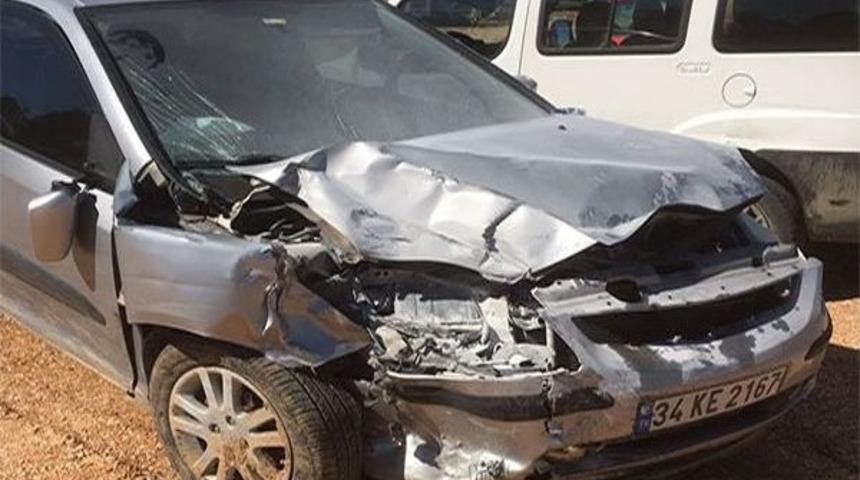 Otomobil İle Tır &Ccedil;arpıştı: 5 Yaralı