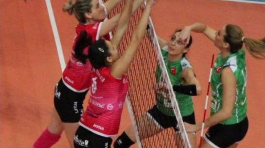 Bursa B&uuml;y&uuml;kehir Belediyespor Cev'de Almanya&rsquo;Da Oynuyor