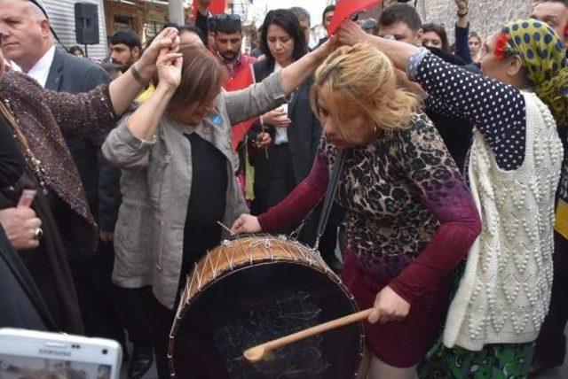 Selvi Kılıçdaroğlu'ndan Roman Dansı