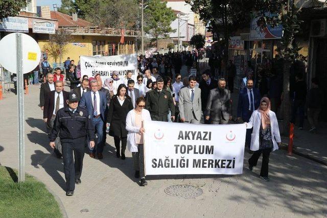 Akyazı’da Yeşilay Haftası Nedeniyle Yürüyüş Düzenlendi