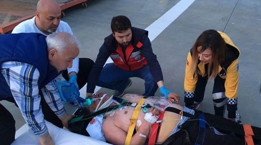 Kazada Ağır Yaralanan S&uuml;r&uuml;c&uuml; Ambulans Helikopter İle Hastaneye Sevk Edildi