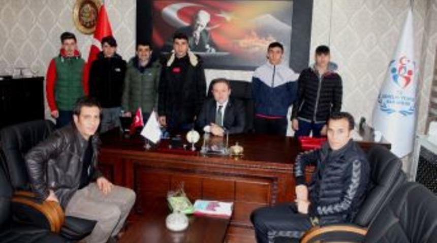 Başarılı Sporculardan Alp&rsquo;a Ziyaret