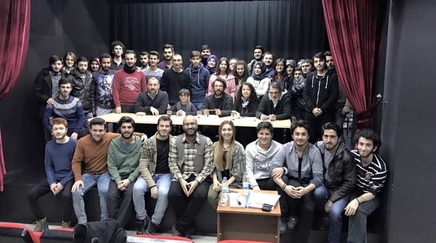 Her &Ouml;ğrencisi İle Ayrı Selamlaşan &Ouml;ğretmenin Yerli Versiyonu Sosyal Medyada Fenomen Oldu