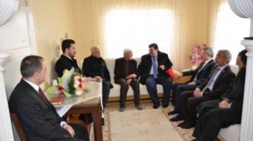 El-bab Şehidinin Dedesine Taziye Ziyareti