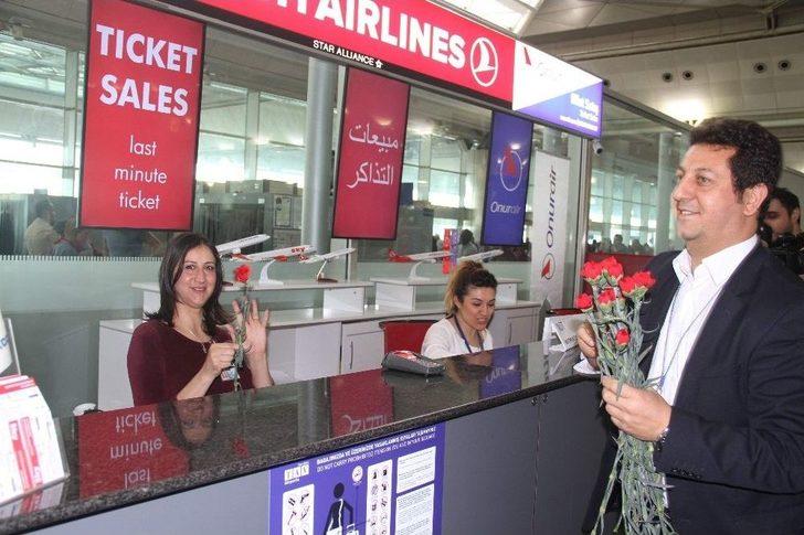 Atatürk Havalimanı’nda Kadınlar Günü Sürprizi G2