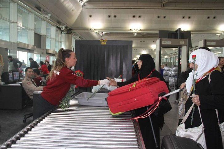 Atatürk Havalimanı’nda Kadınlar Günü Sürprizi G3