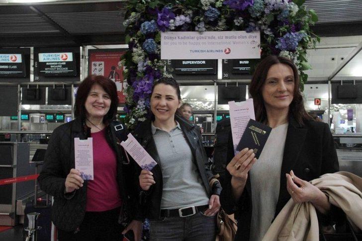 Atatürk Havalimanı’nda Kadınlar Günü Sürprizi G4