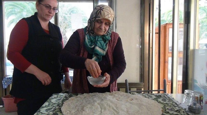 Osmaniye&rsquo;de A&ccedil;tığı İşletme İle 8 Yıldır Evinin Ge&ccedil;imini Sağlıyor