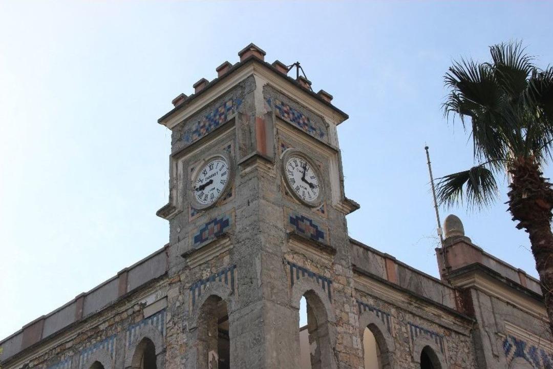 Asırlık Saat, Ustasının Rahatsızlandığı G&uuml;n Durdu