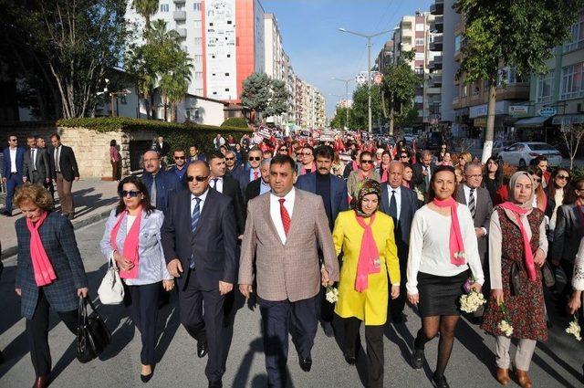 8 Mart Dünya Kadınlar Günü Tarsus’ta Yoğun Katılımla Kutlandı