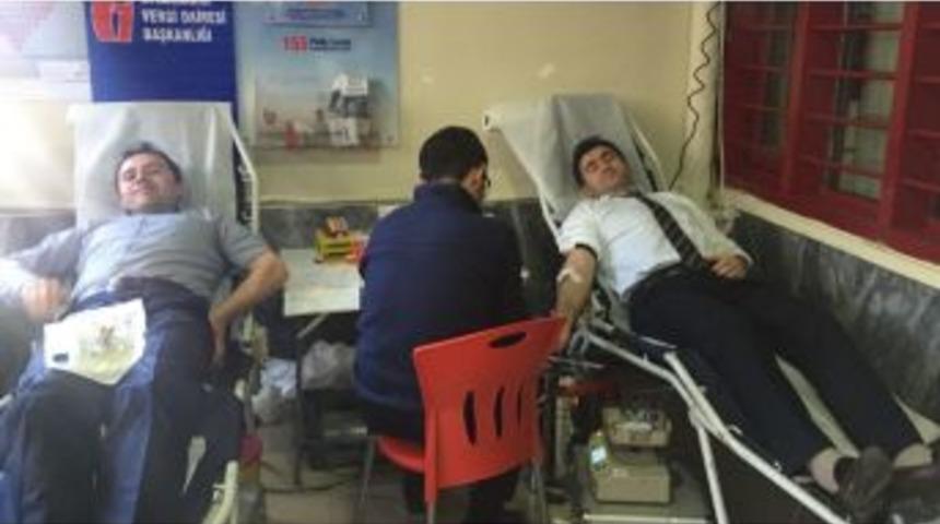 Vergi Dairesi Personelinden Kan Bağışı