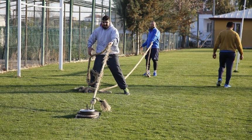 Başpehlivan İsmail Ko&ccedil;, D&ouml;şemealtı&rsquo;na Transfer Oldu