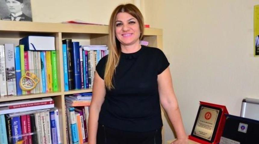 &Uuml;niversiteli Kızlar Cinsiyet Ayrımcılığına Inanmıyor