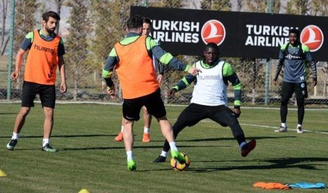 Atiker Konyaspor, Medipol Başakşehir Hazırlıklarını Sürdürüyor