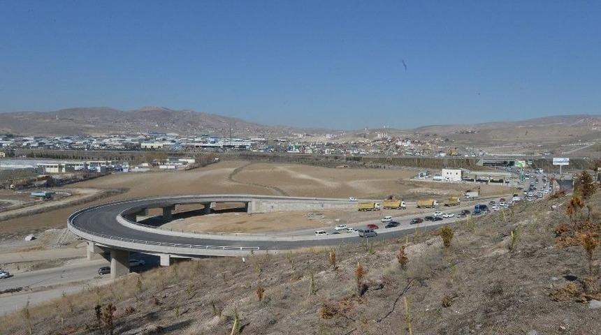 Anadolu Bulvarı İkinci &ldquo;u&rdquo; D&ouml;n&uuml;ş K&ouml;pr&uuml;s&uuml; İle Rahatlayacak